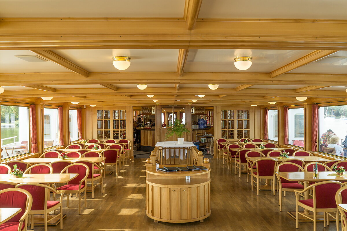Hauptdecksalon des Raddampfers HERRSCHING