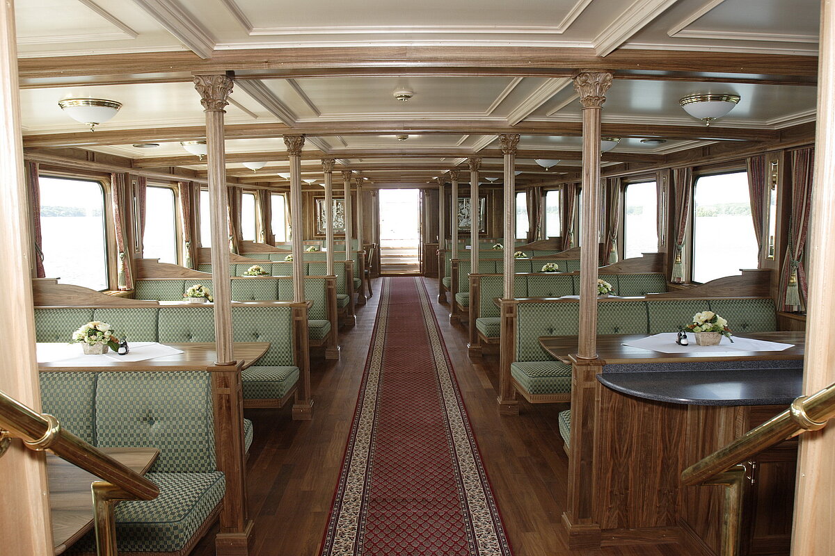 Hecksalon des Raddampfers DIESSEN