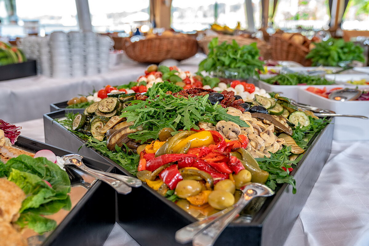Buffet einer Erlebnisfahrt auf dem Starnberger See