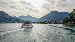 MS ROTTACH-EGERN auf dem Tegernsee mit Wallberg 