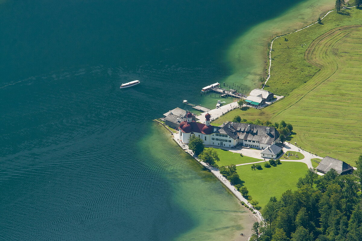 St. Bartholomä vom Rinnkendlsteig aus gesehen