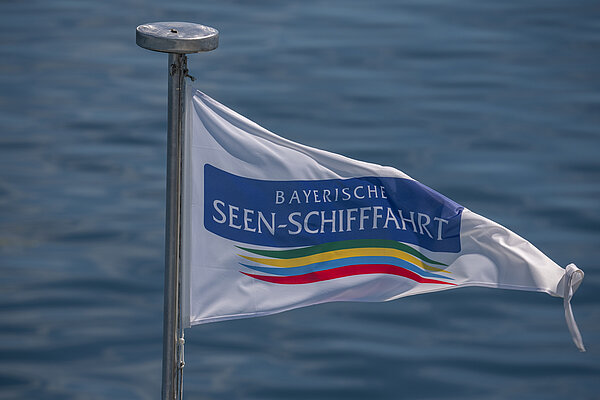 Flagge mit Logo der Bayerischen Seenschifffahrt