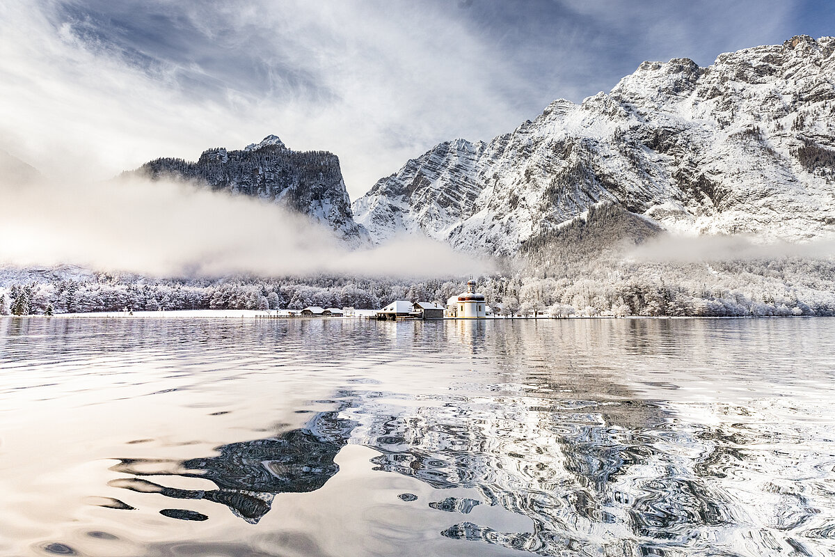 Königssee mit St. Bartholomä im Winter
